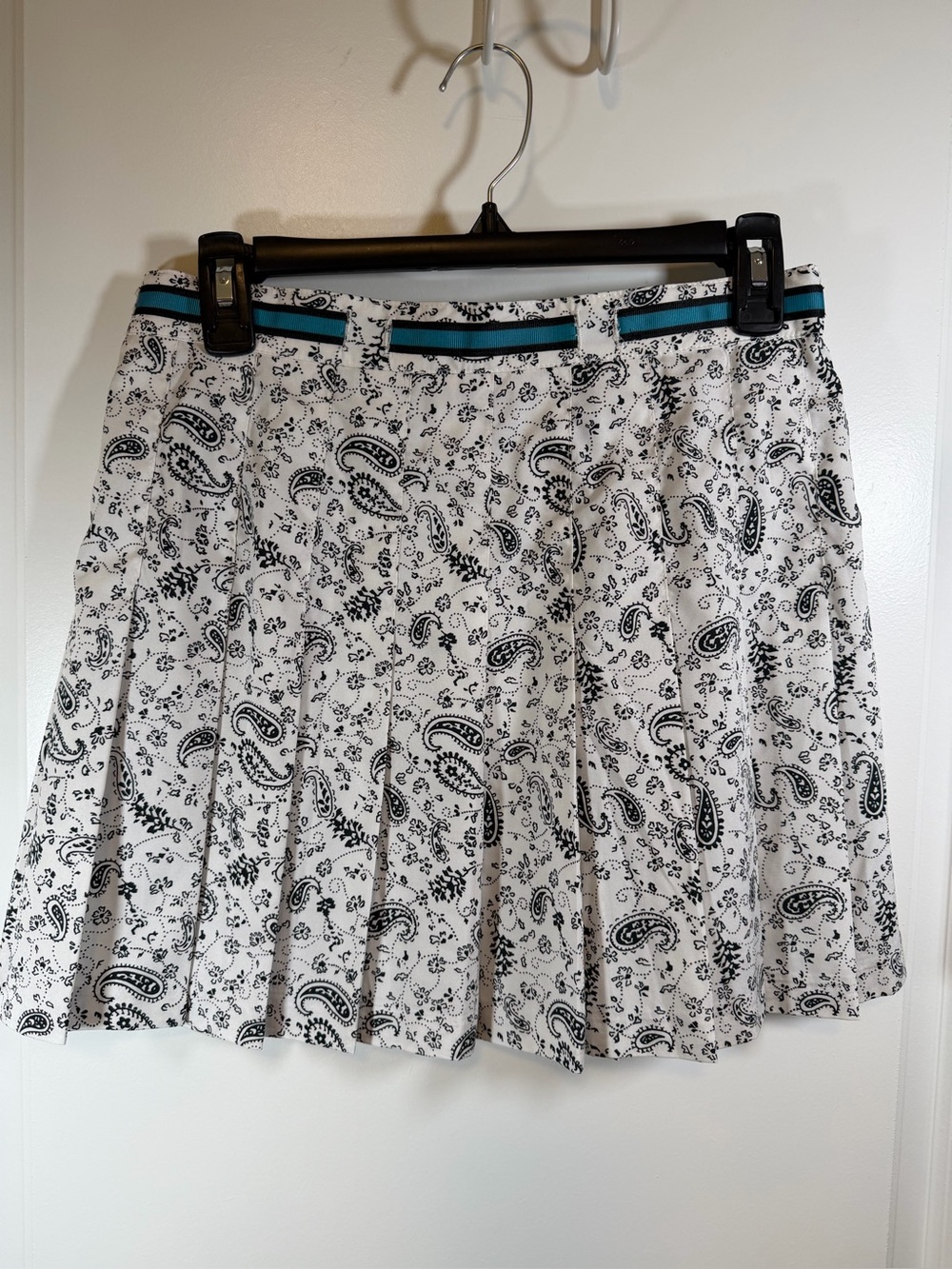 Tail White Paisley Pleated Mini Skirt with Teal-Trim Waistband